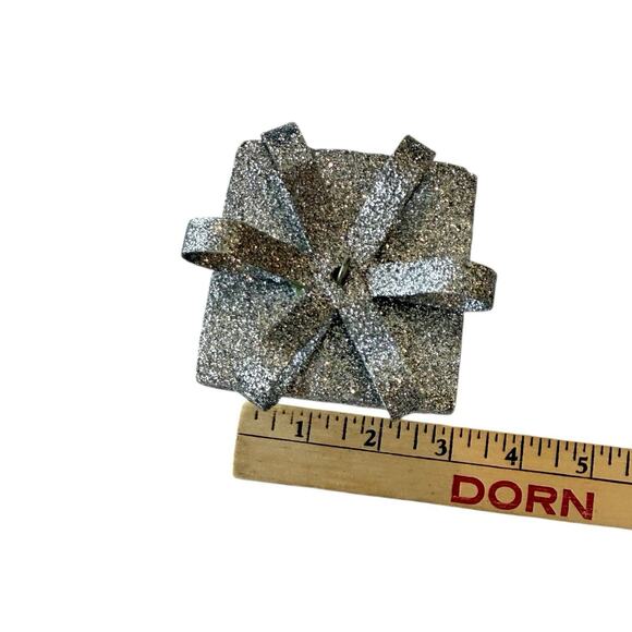 28- Silver Assorted Shatterproof Ornaments 1.5”-4” Shiny Glittery See Pic EUC - Picture 10 of 12